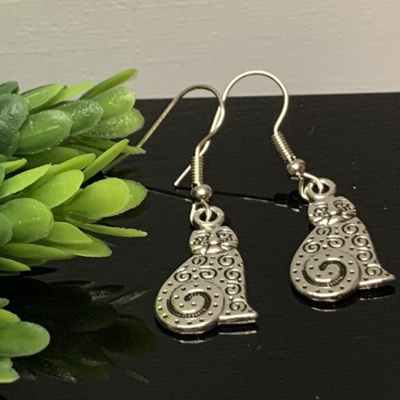 Boho Earring, Celtic Jewelry, Cat Earring, Silly Animal Earring, Gift Idea, Cat - Picture 6 of 7